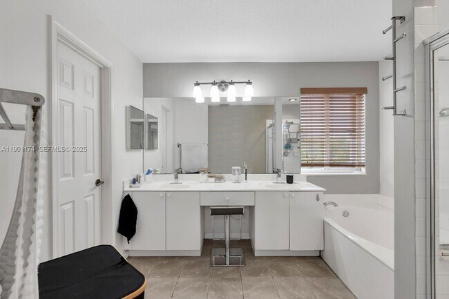 Building Photo - 1012 Tupelo Way