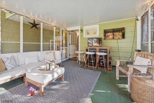 Building Photo - 258 Ridgewood Ave