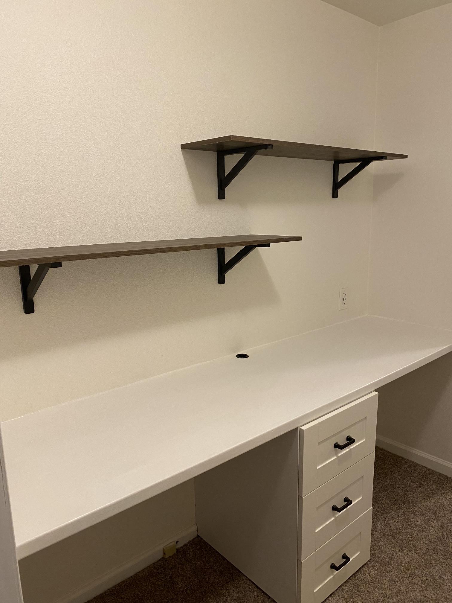 Office area - 829 Hunt Ave