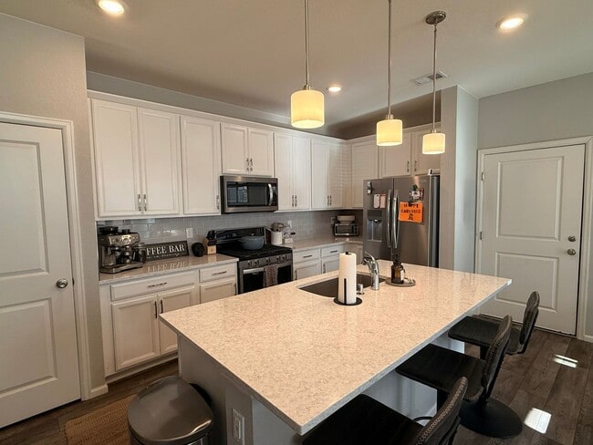 Building Photo - Modern 3 Bed - 2.5 Bath - Baseline - $500 Off First Months Rent!