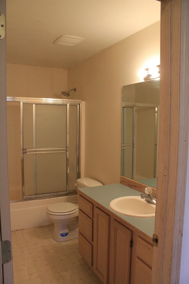 Building Photo - 503 River Ave