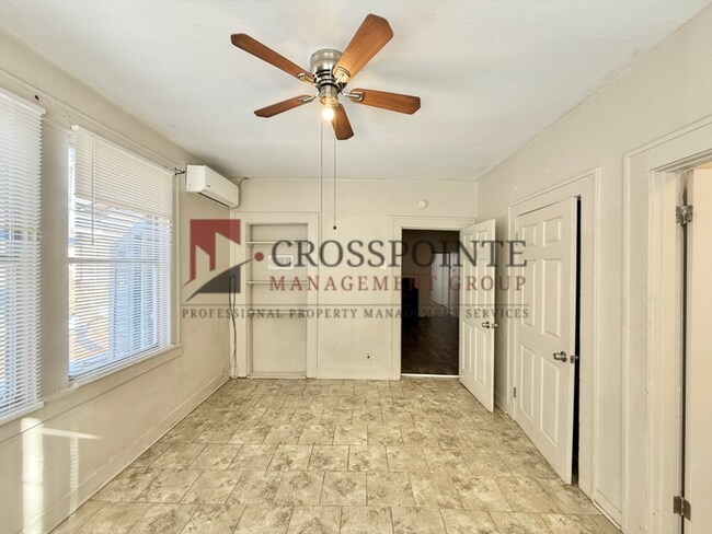 Building Photo - Charming 2-Bedroom 1-Bathroom Unit!