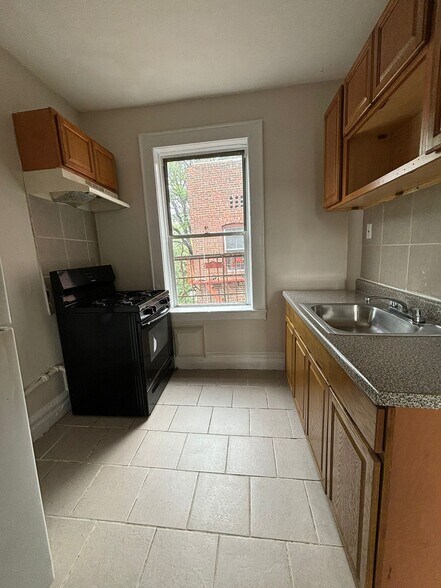 333 Park Ave 42 - 339 Park Ave