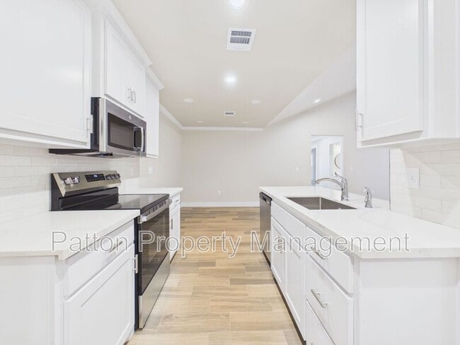 Building Photo - 9780 Elite St