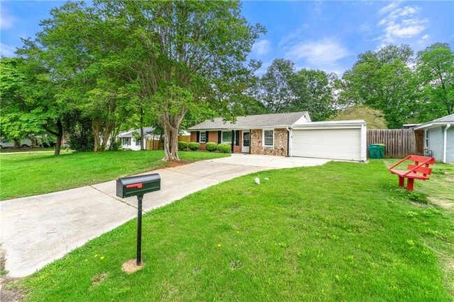 Building Photo - 5340 Lee Cir