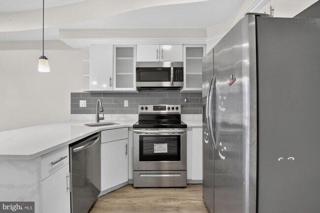 Building Photo - 519 N 11th St
