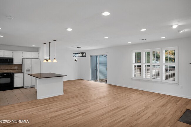 Building Photo - 9 Ambrose Ln