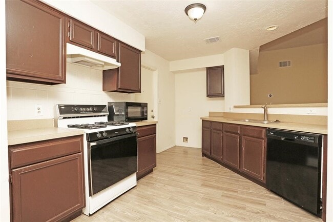 Building Photo - 1302 Silver Morning Dr