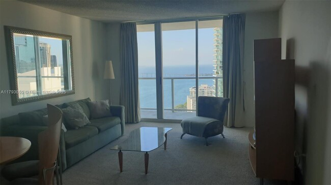 Building Photo - 1155 Brickell Bay Dr