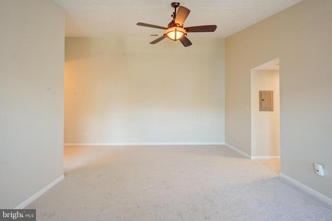 Building Photo - 4933 Riders Ct