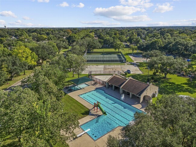 Building Photo - 2826 Wood Hollow Dr