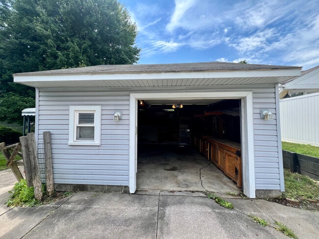 Building Photo - 5639 Glasgow Rd