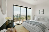 Building Photo - The Overland 16