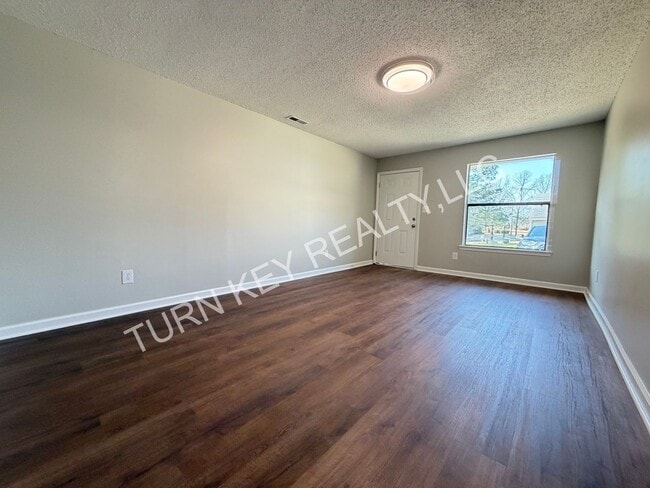 Building Photo - Condo for Rent in Grayson Valley