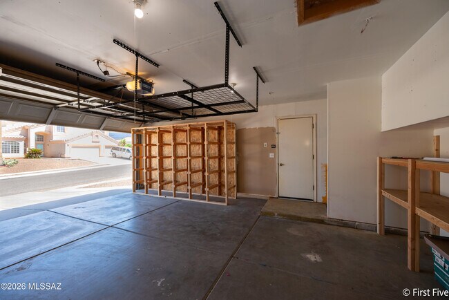 Building Photo - 8984 N Eaglestone Loop
