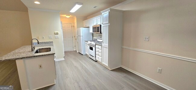 Building Photo - 2 Mill Ridge Pl