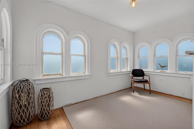 Building Photo - 1731 NE 171 St