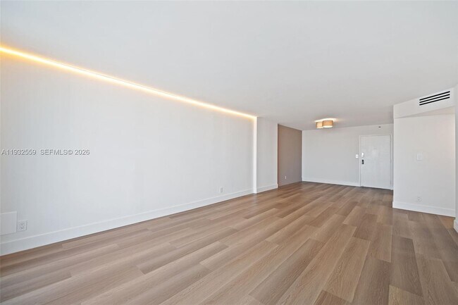 Building Photo - 18151 NE 31st Ct