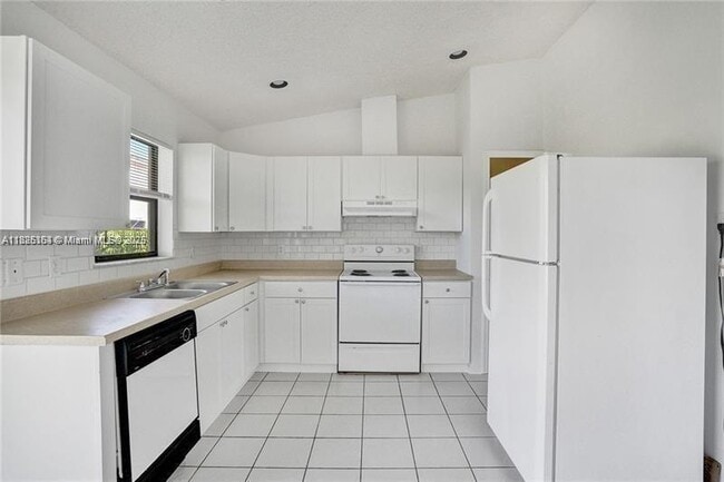 Building Photo - 5619 McKinley St