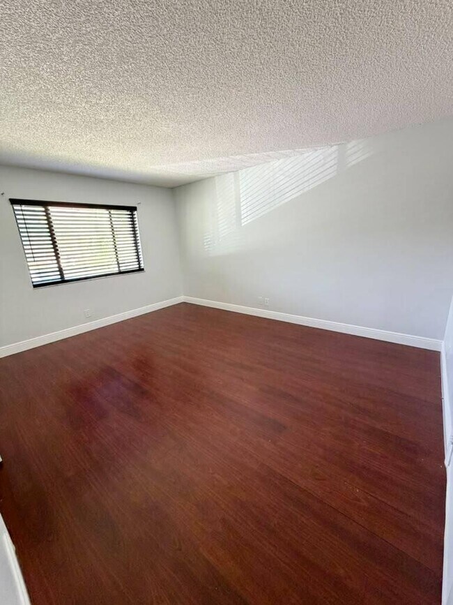 Building Photo - 7745 Balboa St