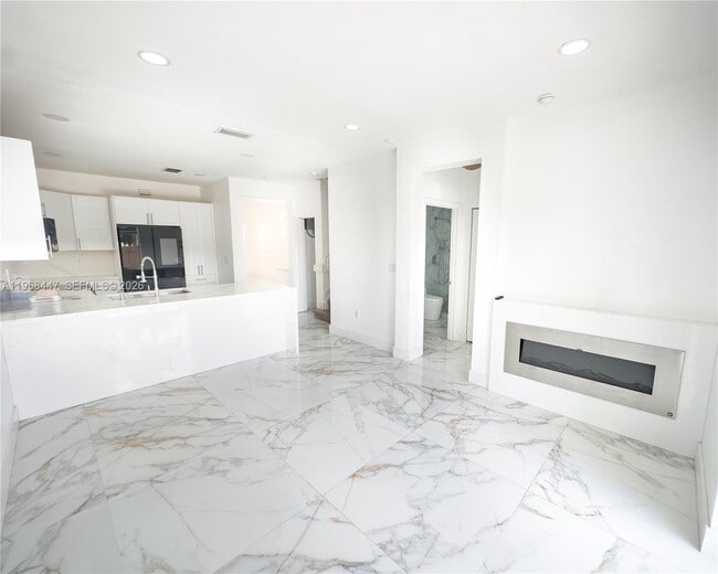 Building Photo - 10728 NW 76th Ln