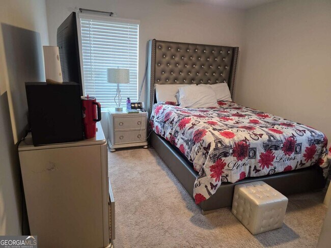 Building Photo - 7539 Knoll Hollow Rd