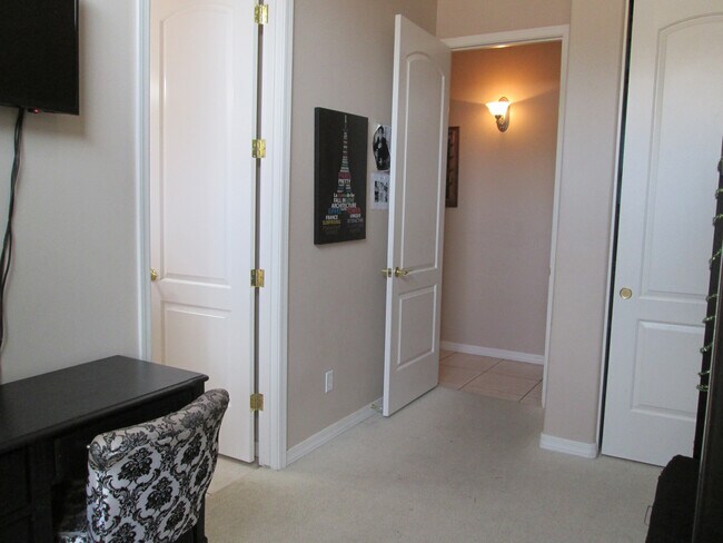 Building Photo - Unfurnished - 1 Year Rental