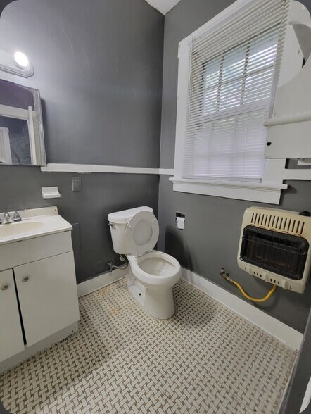 Building Photo - 1609 25th St