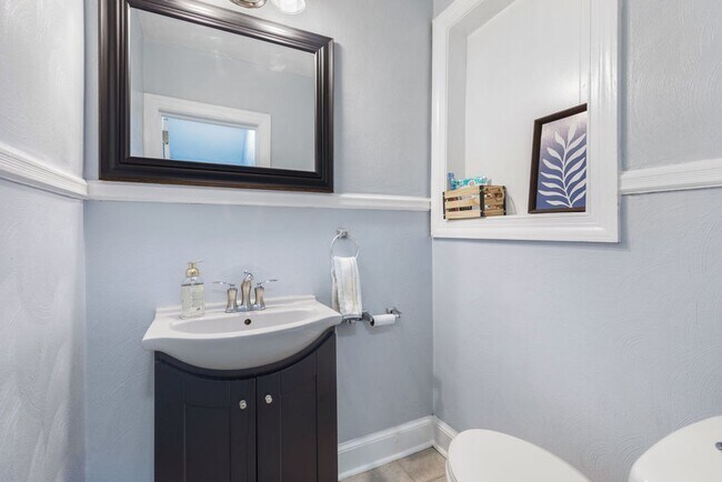 Building Photo - Welcome to this beautifully maintained 4-b...