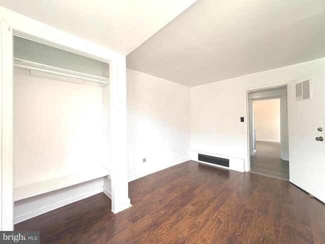 Building Photo - 2241 Knorr St