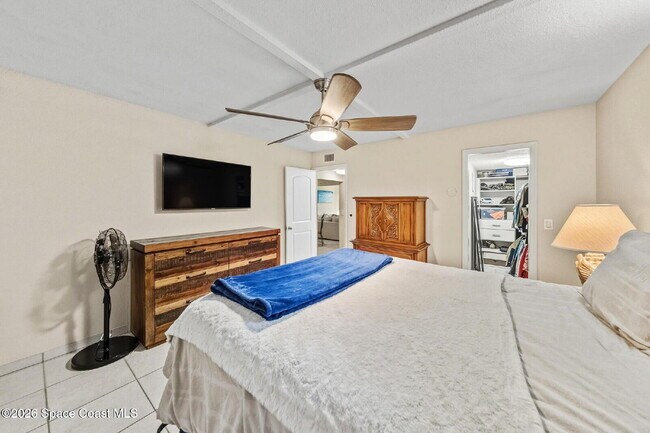 Building Photo - Salt Life