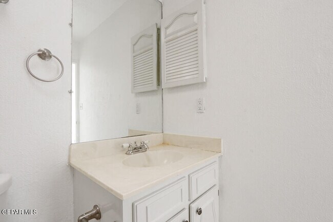 Building Photo - 2117 Anise Dr