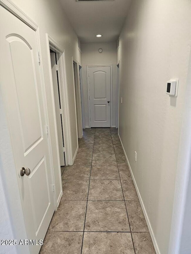 Building Photo - 36565 W Santa Monica Ave