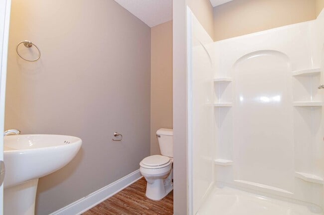 Building Photo - 325 Landrum Pl