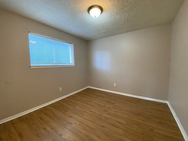 Building Photo - 1315/1317 Halcomb Ln.