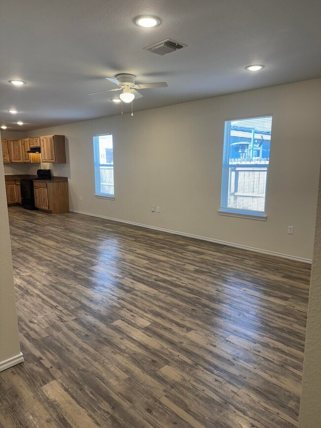 Building Photo - 321 N Sherman Ave