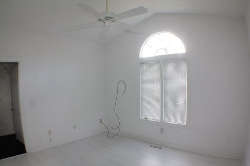 Building Photo - ECHO POND VILLAS AT ECHO FARMS