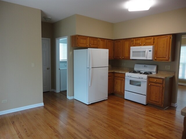 Building Photo - 626 David St