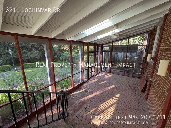 Building Photo - 3211 Lochinvar Dr
