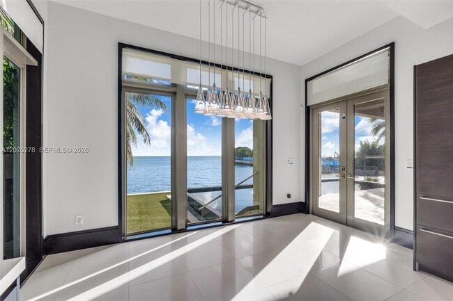 Building Photo - 760 S Mashta Dr