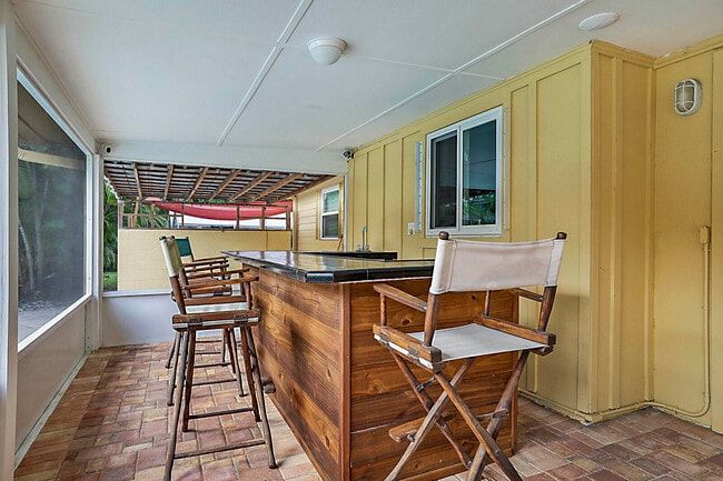 Building Photo - 12812 Raymond Dr