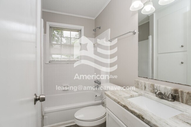 Building Photo - 108 Crestmore Dr