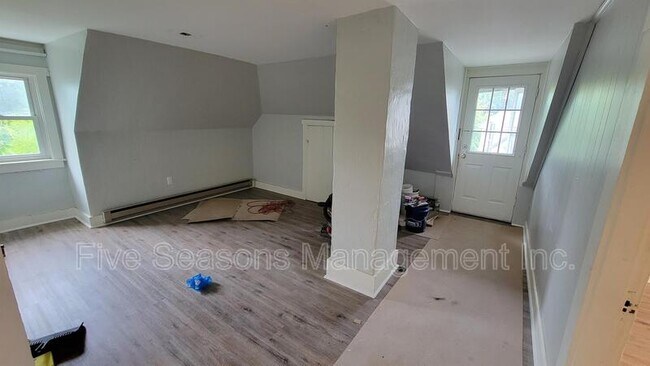 Building Photo - 19 Fletcher Pl