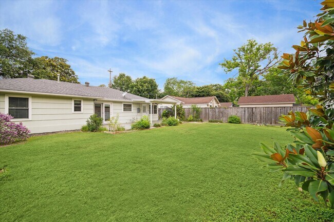 Building Photo - 1124 Springrock Ln