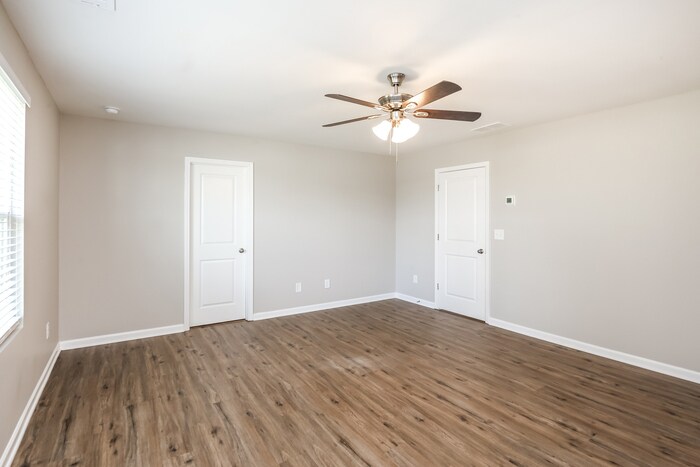 Building Photo - 307 Alexander Ln