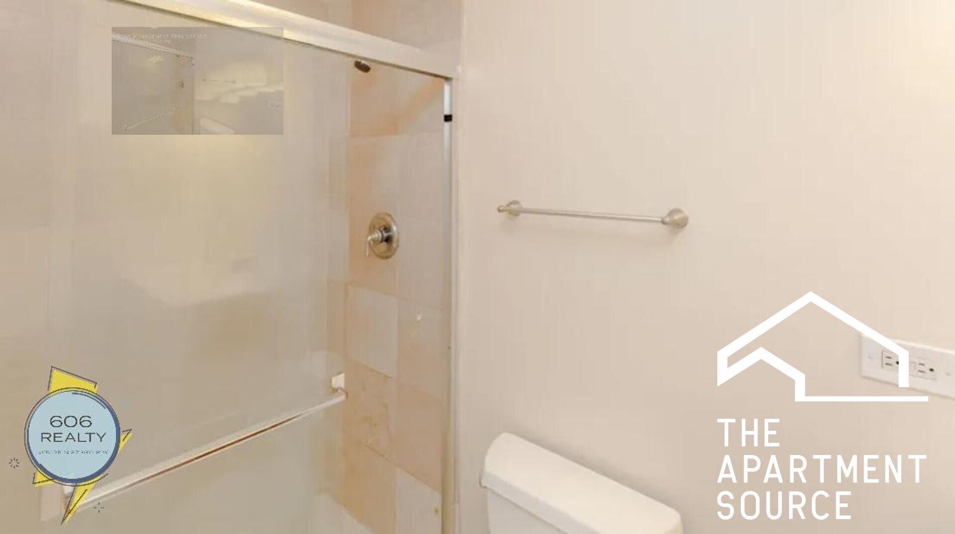 Building Photo - 3347 N Clark St