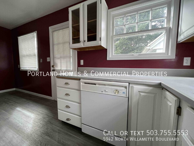 Building Photo - Charming 3-Bedroom Gem on North Willamette...