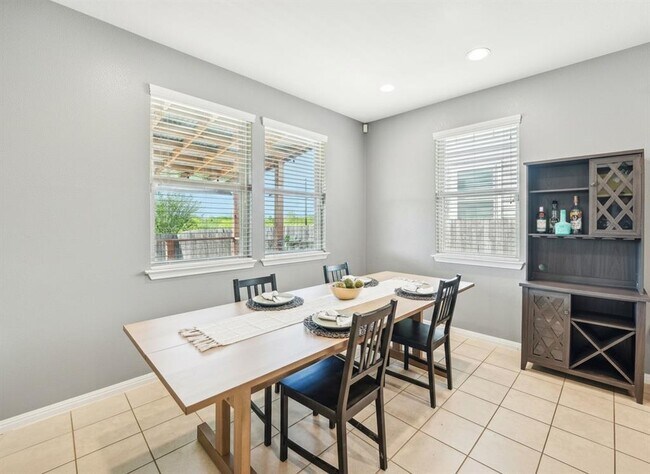 Building Photo - 5303 Marsh Ln