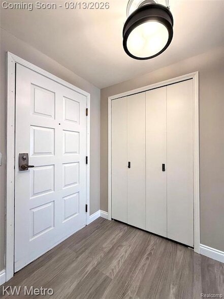 Building Photo - 875 GreenView Ct