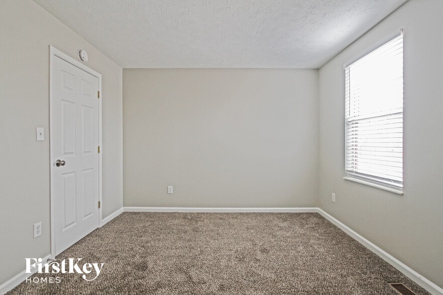 Building Photo - 6250 Twyckenham Dr